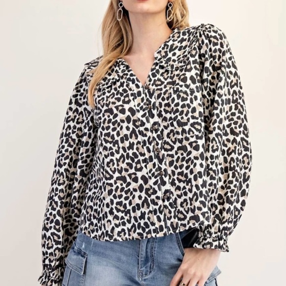 LEOPARD PRINTED LONG SLEEVE TOP - Picture 7 of 8